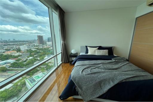 Pet-Friendly 3-Bedroom Condo near BTS Ekkamai  Prime Sukhumvit Location