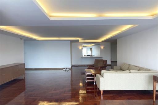 Pet-Friendly 5-Bedroom Spacious Unit with Balcony in Sathorn, Near MRT Lumpini - 920071001-12511