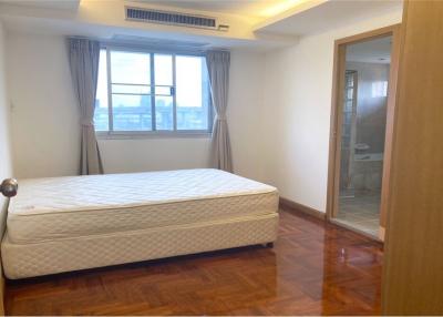 Pet-Friendly 5-Bedroom Spacious Unit with Balcony in Sathorn, Near MRT Lumpini - 920071001-12511