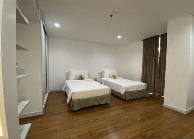 3 Spacious Bedroom for rent near BTS Ekamai - 920071001-11237
