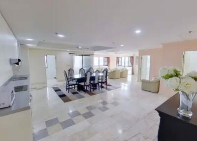 2 bed Condo in Kiarti Thanee City Mansion Khlong Toei Nuea Sub District C020748