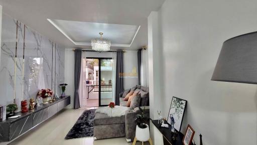 3 Bedrooms Villa / Single House in Uraiwan Park View East Pattaya H011550