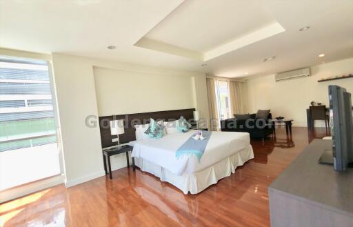 4-Bedrooms modern bright apartment - Sathorn (BTS Saint Louis)
