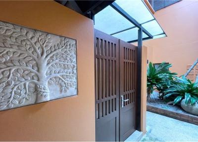 Tropical Resort-Style 3-Story Villa in Mid-Sukhumvit - 920071001-12514