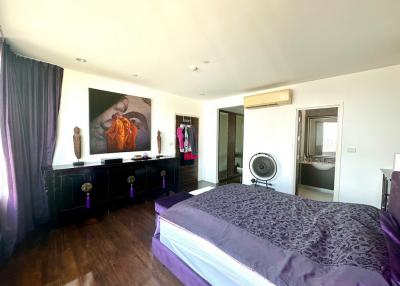 2-bedroom spacious condo for sale on the Chao Phraya riverside