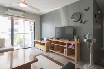 3 bed Condo in Top View Tower Khlong Tan Nuea Sub District C020754