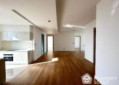 3-BR Condo at Magnolias Waterfront Residences near BTS Saphan Taksin