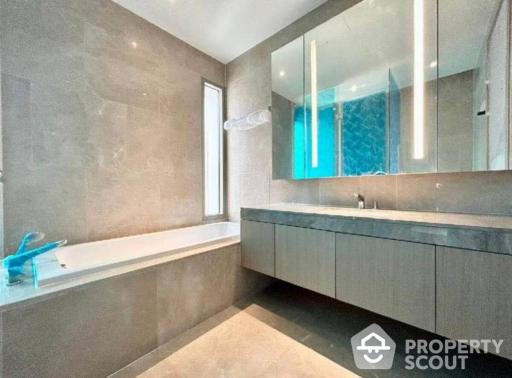 3-BR Condo at Magnolias Waterfront Residences near BTS Saphan Taksin