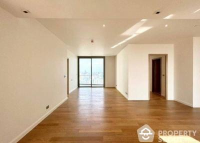 3-BR Condo at Magnolias Waterfront Residences near BTS Saphan Taksin