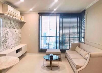 2 bed Condo in Sathorn House Silom Sub District C09974