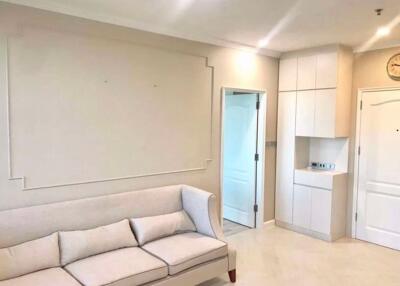 2 bed Condo in Sathorn House Silom Sub District C09974