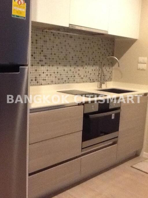 Condo at The Room Sukhumvit 21 for sale