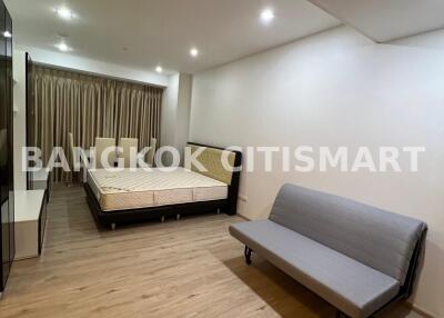 Condo at The Room Sukhumvit 21 for sale