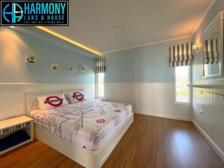 Cozy Bedroom with Modern Design