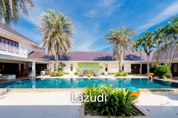 Gorgeous Pool Villa  6 Bed with Big land plot