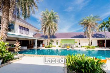 Gorgeous Pool Villa  6 Bed with Big land plot