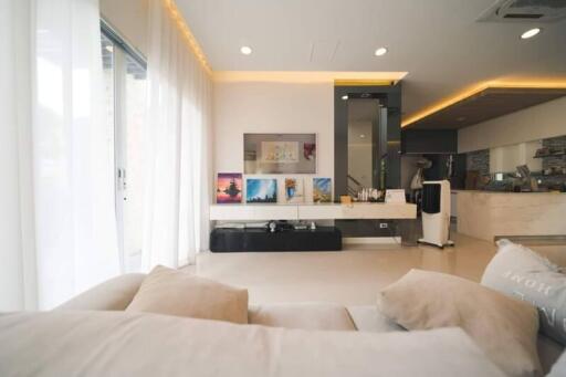 House for Rent, Sale w/Tenant at Grand Bangkok Boulevard Rama 9 - Srinakarin