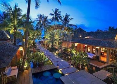 9 Bedrooms Luxury Beachfront Villa with land beside