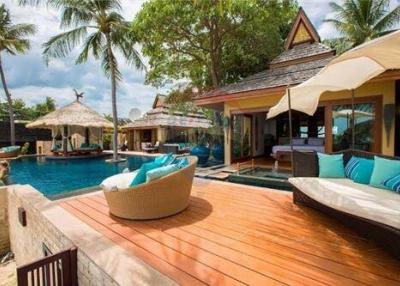 9 Bedrooms Luxury Beachfront Villa with land beside