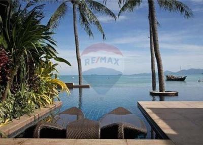 9 Bedrooms Luxury Beachfront Villa with land beside