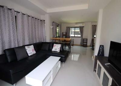 3 bedroom house to rent at Pajaree Village