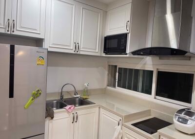 1 bed Condo in The Empire Place Yan Nawa Sub District C020756