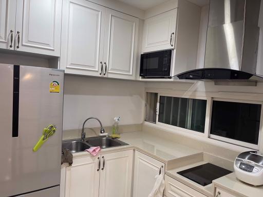 1 bed Condo in The Empire Place Yan Nawa Sub District C020756