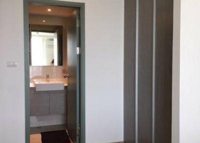 1-BR Condo at D’memoria Phaholyothin 8 near BTS Ari (ID 530739)