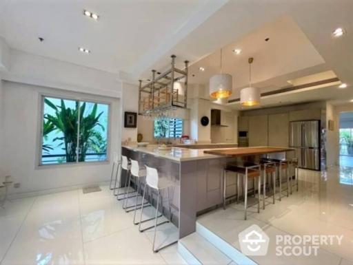 3-BR Condo at Narathorn Place Condominium near BTS Chong Nonsi