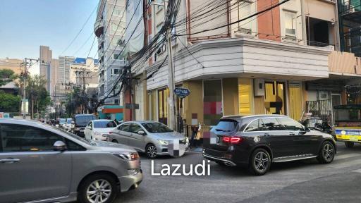 Prime Corner Thong Lo 13 and Samitivej 5.5 Story Shophouse ready to move in Great Condition! Clinic, Spa, Restaurant, Cafe