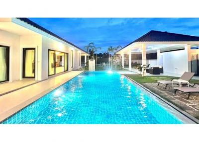 MODERN LUXURY POOL VILLA - 920311004-1965