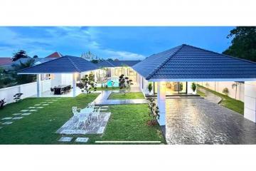 MODERN LUXURY POOL VILLA