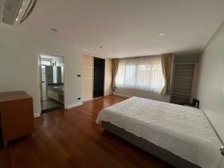 For Rent Bangkok Town House Sukhumvit BTS Phrom Phong Khlong Toei