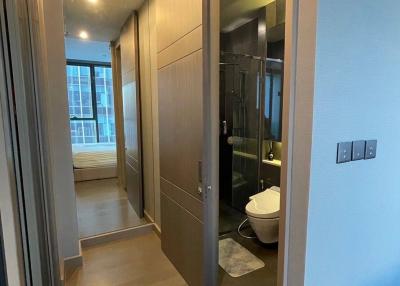 Studio Condo at The Esse At Singha Complex near MRT Phetchaburi