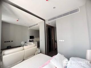 Studio Condo at The Esse At Singha Complex near MRT Phetchaburi