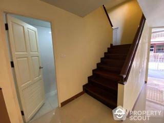 4-BR Townhouse at Townhouse Sukhumvit Soi 38 near BTS Ekkamai