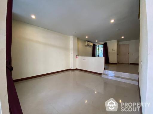 4-BR Townhouse at Townhouse Sukhumvit Soi 38 near BTS Ekkamai