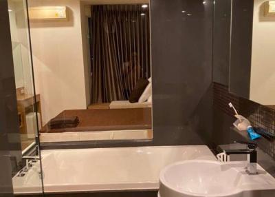 1-BR Condo at Rhythm Sukhumvit 50 near BTS On Nut