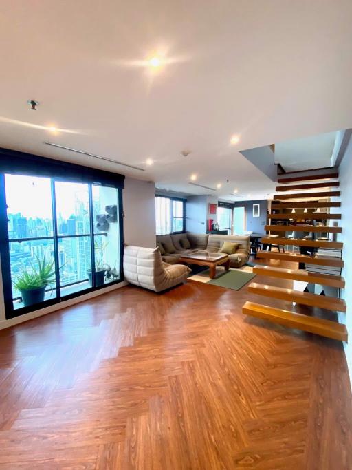 2 bed Duplex in Sukhumvit Suite Khlong Toei Nuea Sub District D020759