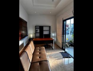 2 Bedroom House For Rent in Sathorn