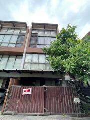 Townhouse for Sale at The Plot Yen-Akat