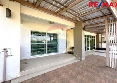 182 Sqm., 3 Beds Townhouse listed for ฿ 4,250,000.