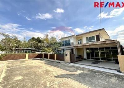 182 Sqm., 3 Beds Townhouse listed for ฿ 4,250,000.