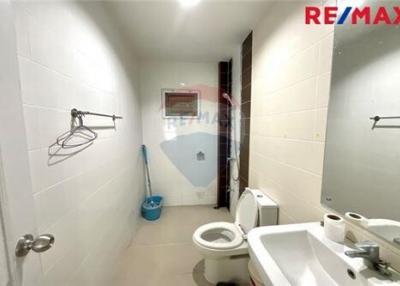 182 Sqm., 3 Beds Townhouse listed for ฿ 4,250,000.