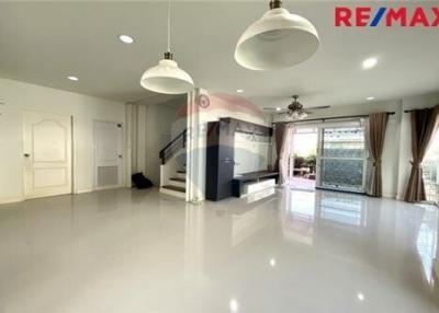 182 Sqm., 3 Beds House listed for ฿ 4,990,000.