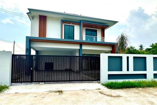 2-Storey Detached Pool Villa Modern Style