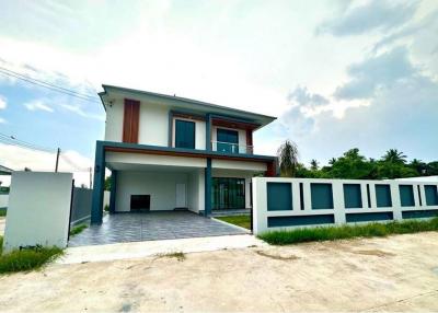 2-Storey Detached Pool Villa Modern Style