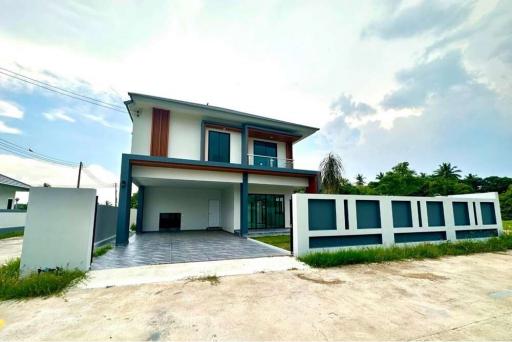 2-Storey Detached Pool Villa Modern Style