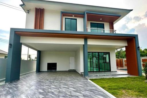 2-Storey Detached Pool Villa Modern Style