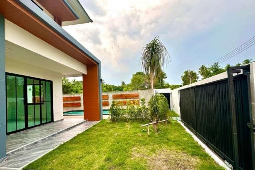 2-Storey Detached Pool Villa Modern Style